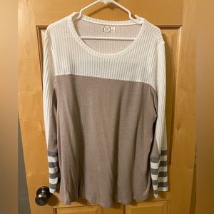 Maurice’s 24-7 top